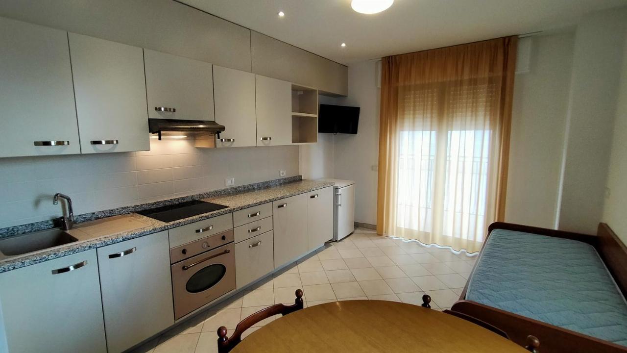Residence Alla Rotonda Лидо-ди-Езоло Номер фото