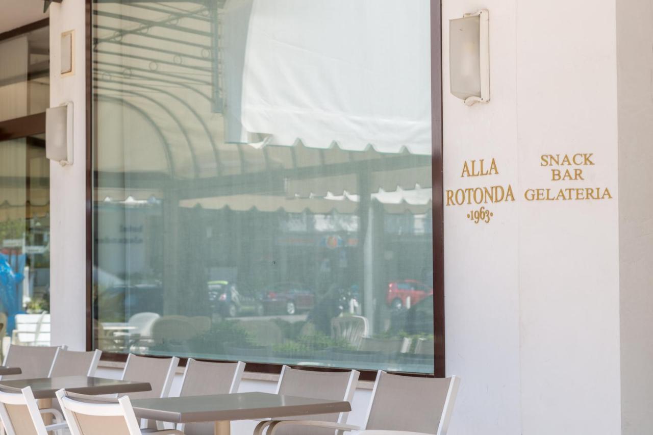 Residence Alla Rotonda Лидо-ди-Езоло Экстерьер фото