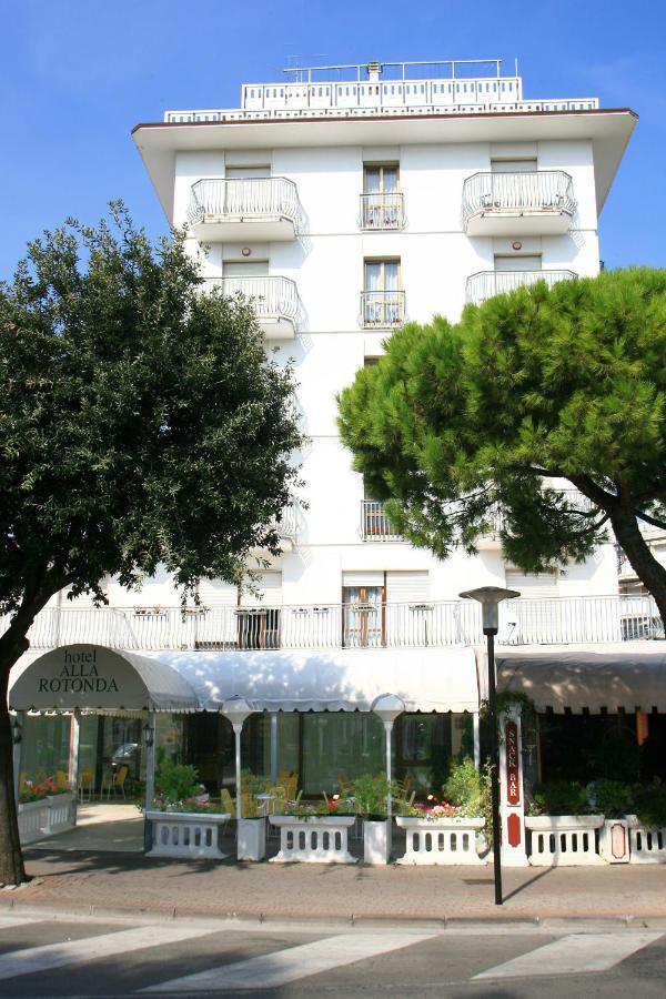 Residence Alla Rotonda Лидо-ди-Езоло Экстерьер фото